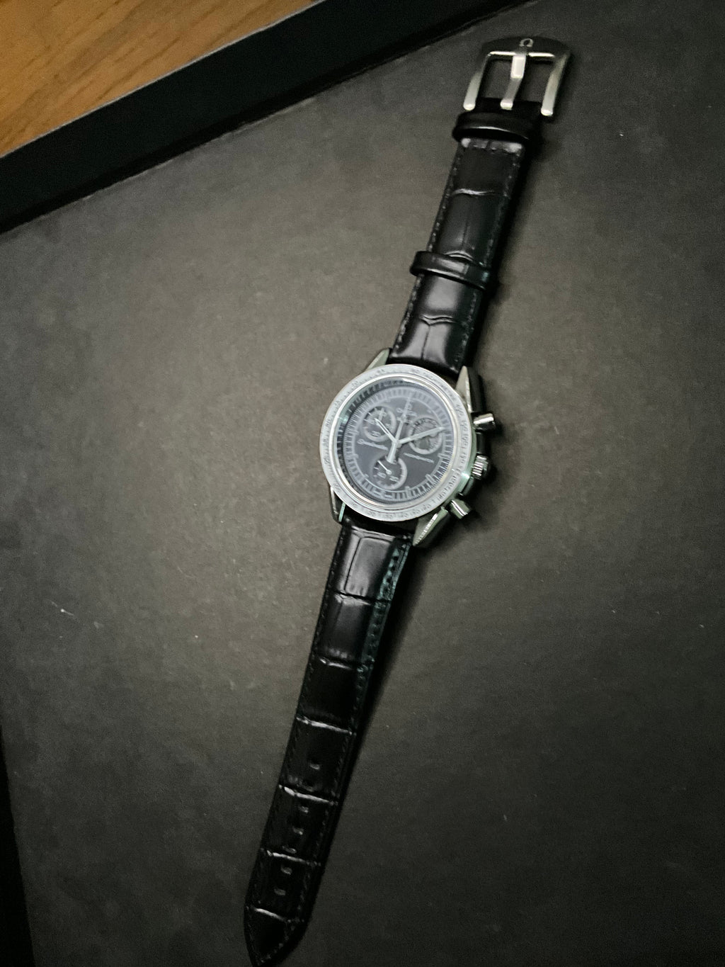 Omega x Swatch Moonswatch Snoopy – Metal Case Mod