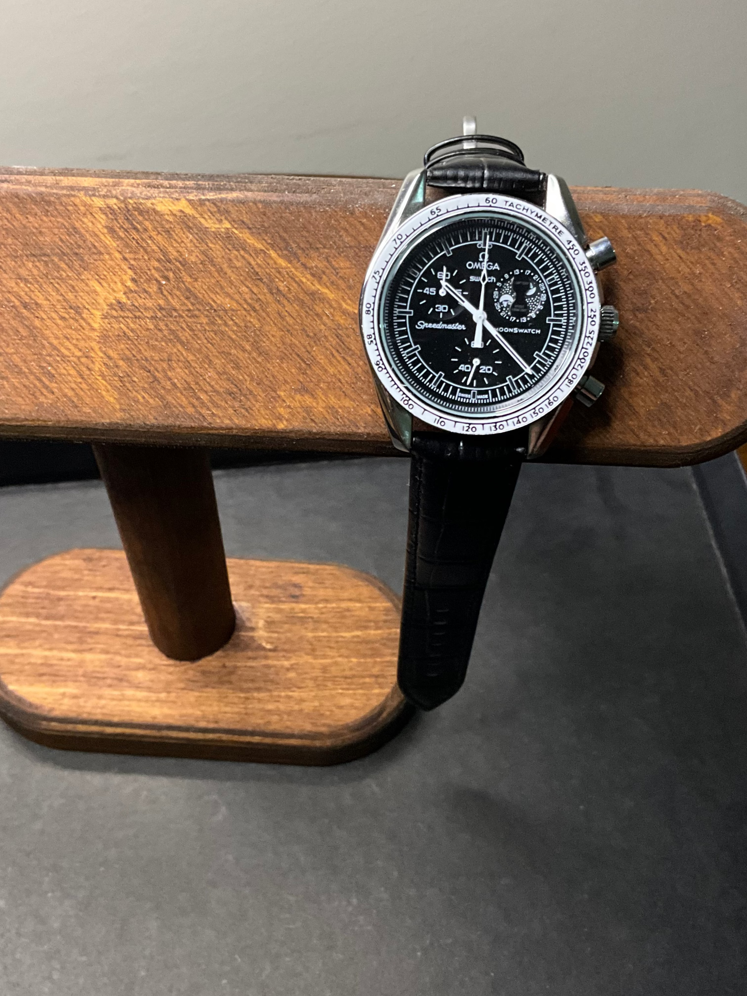 Omega x Swatch Moonswatch Snoopy – Metal Case Mod