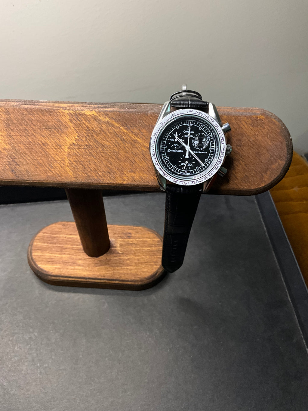 Omega x Swatch Moonswatch Snoopy – Metal Case Mod