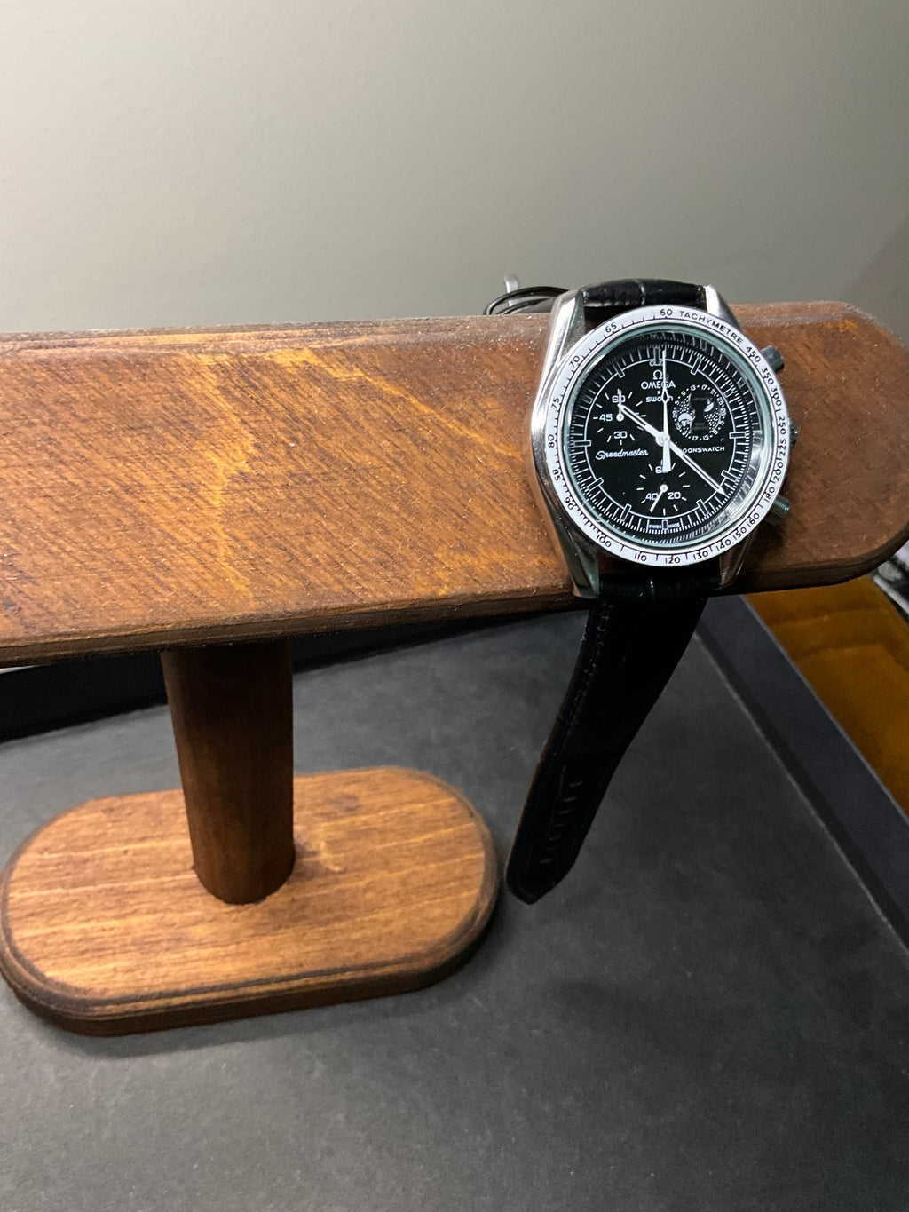 Omega x Swatch Moonswatch Snoopy – Metal Case Mod