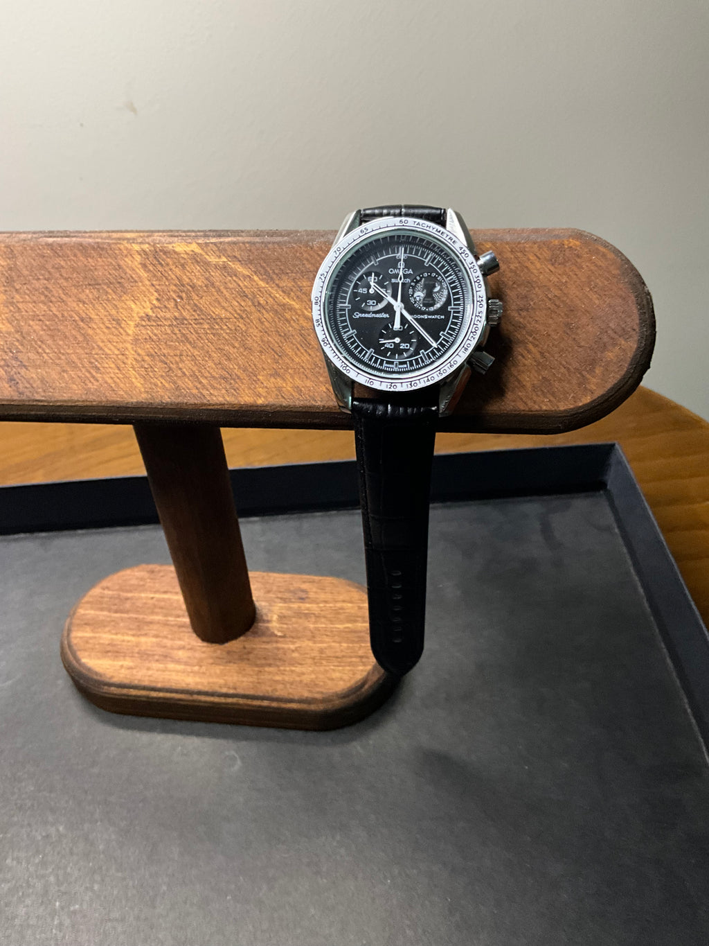 Omega x Swatch Moonswatch Snoopy – Metal Case Mod