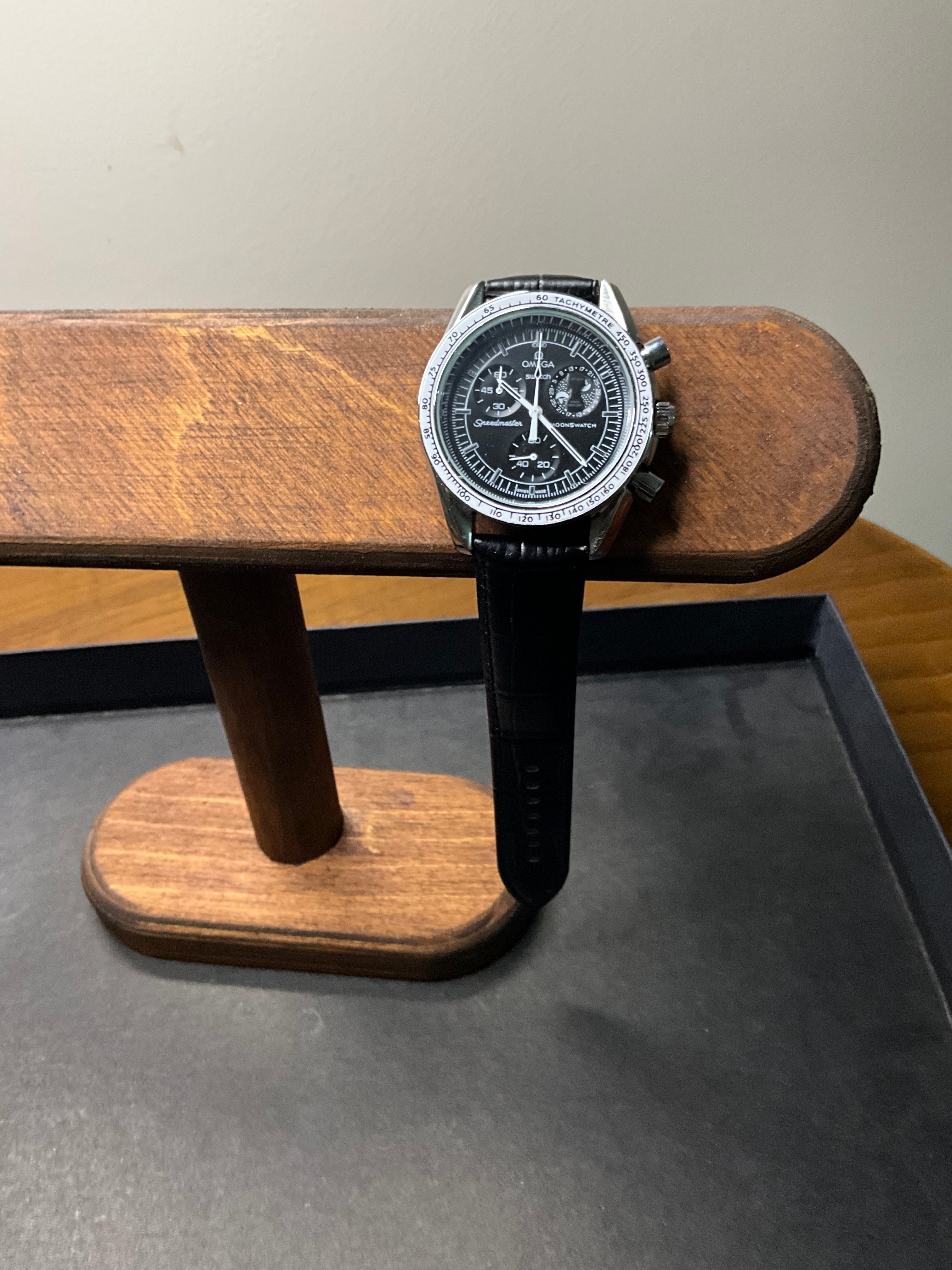 Omega x Swatch Moonswatch Snoopy – Metal Case Mod