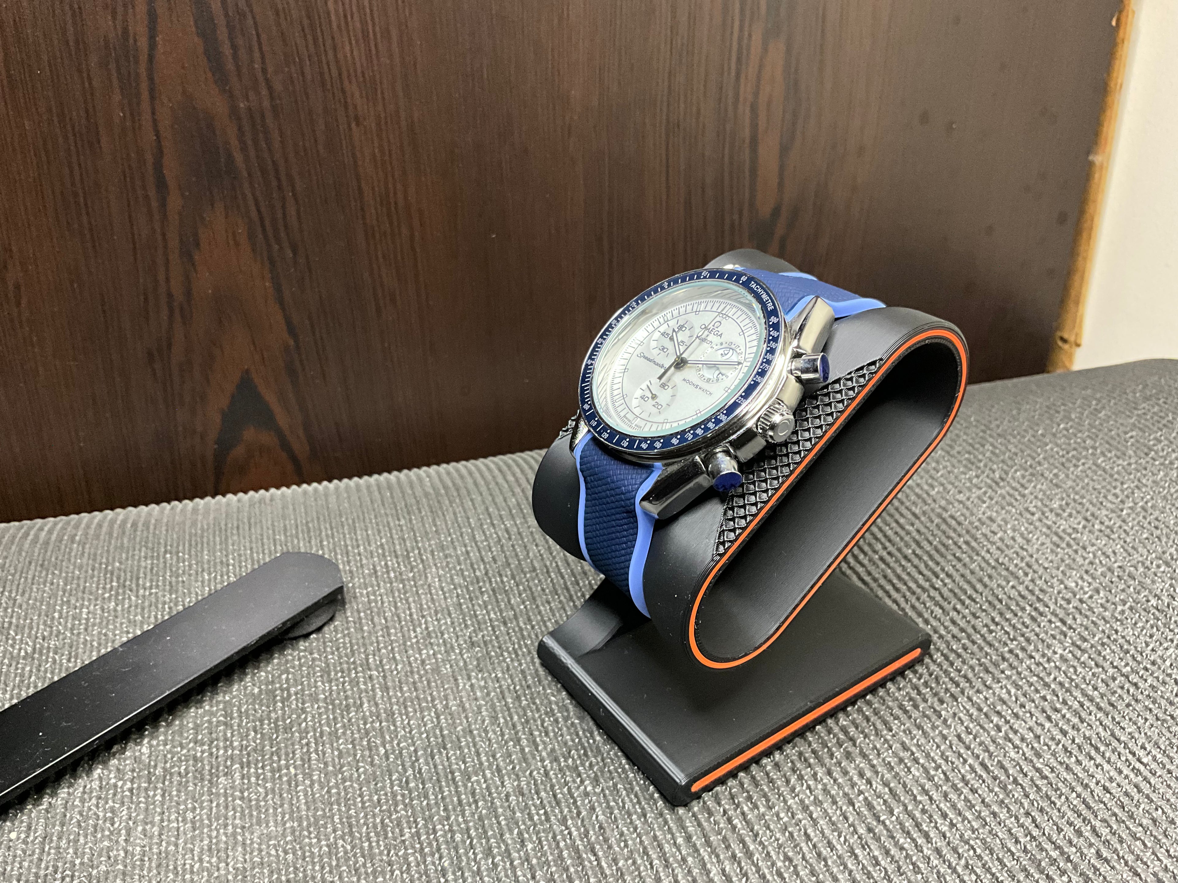 Omega x Swatch Moonswatch Snoopy – Metal Case Mod