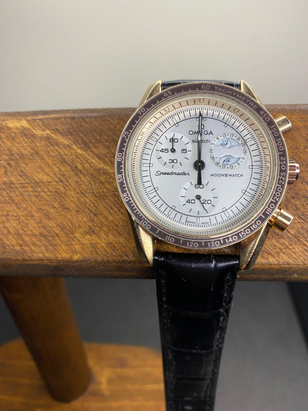 Omega x Swatch Moonswatch Snoopy – Metal Case Mod