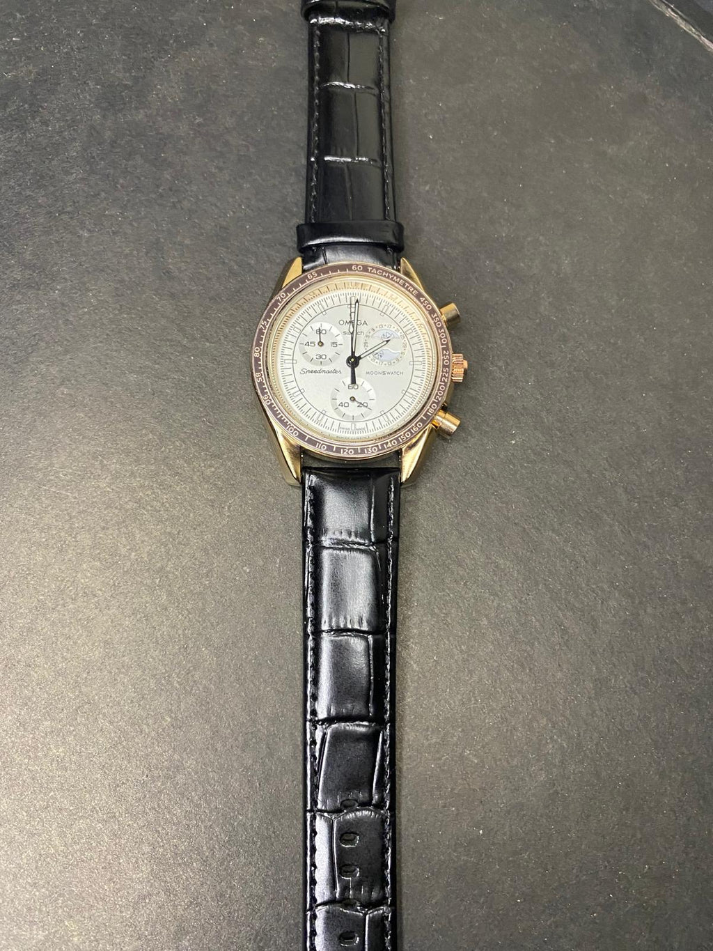 Omega x Swatch Moonswatch Snoopy – Metal Case Mod